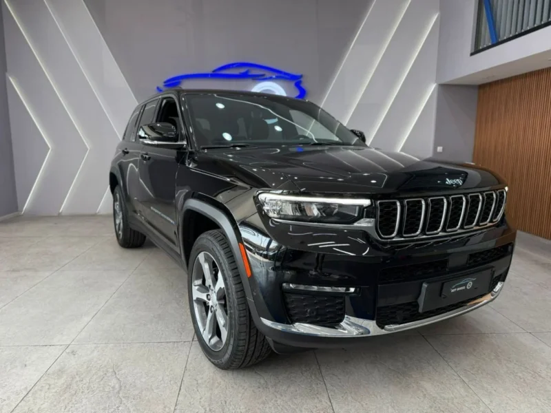 2025 Jeep Grand Cherokee 4XE 2.0L Turbo I-4 PHEV Black SUV AWD