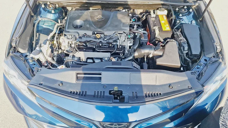 2018 Toyota Camry LE 4 Cylinder Petrol Engine Blue Grey Sedan