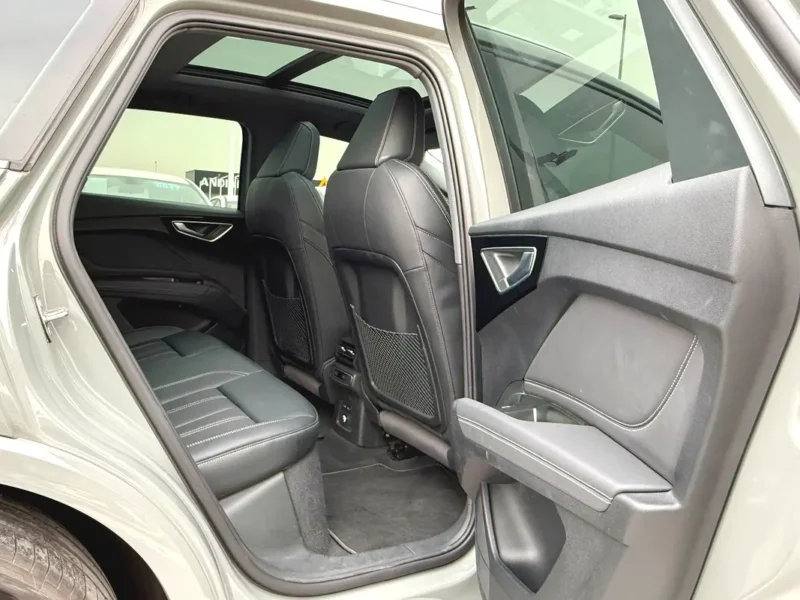 2024 Audi Q4 e-tron 40 Electric Car Grey Black SUV 450 - 550 KM Range