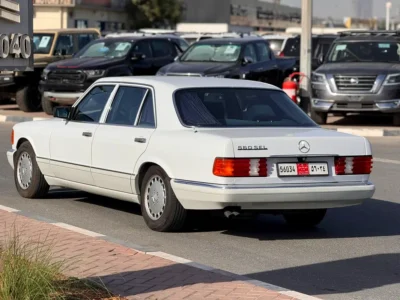 1988 Mercedes-Benz SEL-Class 560 SEL 8 Cylinder Engine White Blue Sedan