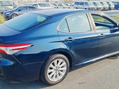 2018 Toyota Camry LE 4 Cylinder Petrol Engine Blue Grey Sedan