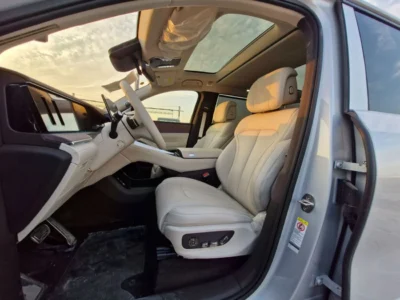 2025 BYD DENZA N9 e3 FLAGSHIP 2.0T Plug-in Hybrid 4 Cylinders Silver White SUV