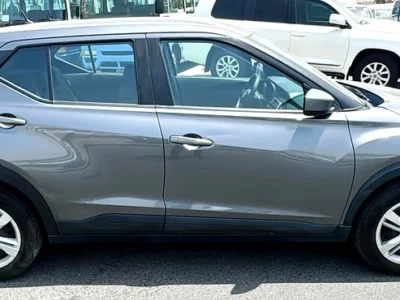 2020 Nissan Kicks Other 4 Cylinder Petrol Engine Grey Black SUV GCC Specs