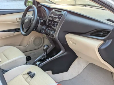2021 Toyota Yaris MID 4 Cylinder Petrol Engine White Beige Sedan GCC Specs