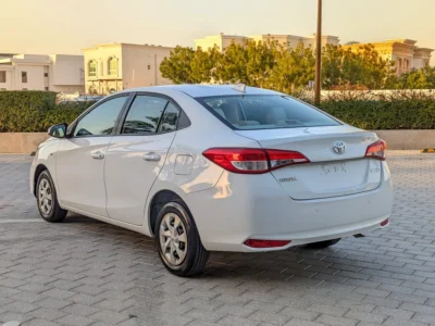 2021 Toyota Yaris MID 4 Cylinder Petrol Engine White Beige Sedan GCC Specs