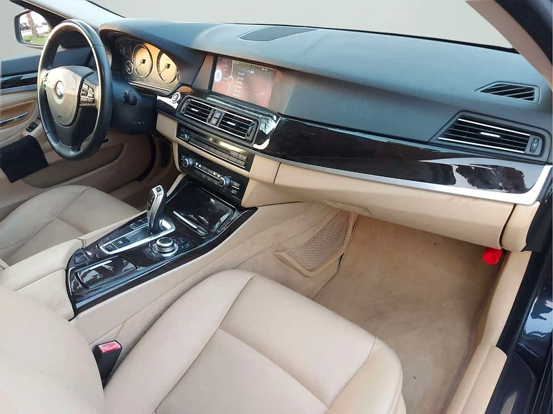 2010 BMW 5-Series 528i 6 Cylinder Petrol Engine Black Beige Sedan