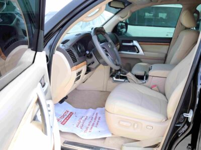 2023 Toyota Landcruiser GXR 4.6L V8 Petrol Engine Black Beige SUV