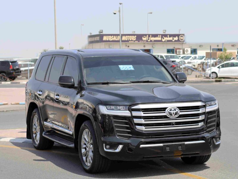 2023 Toyota Landcruiser GXR 4.6L V8 Petrol Engine Black Beige SUV