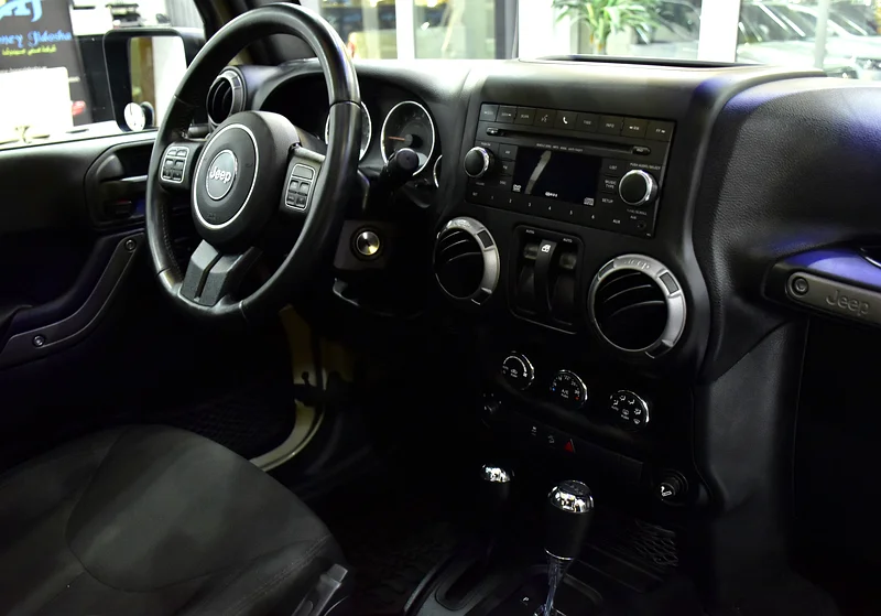 2018 Jeep Wrangler Willys Wheeler 6 Cylinders Petrol Engine Beige Black Crossover