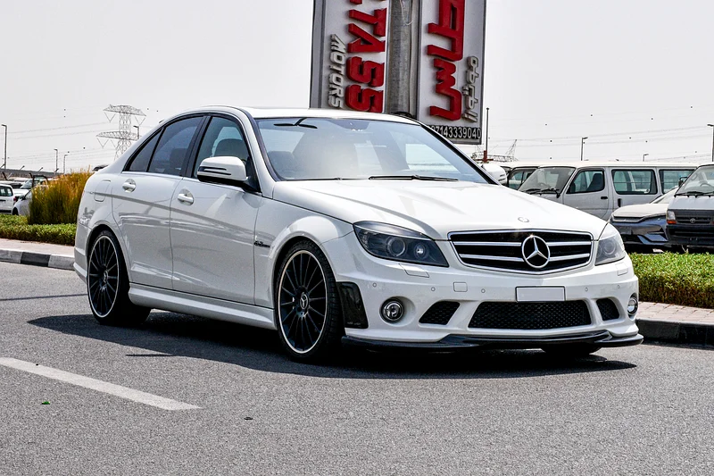 2009 Mercedes-Benz C-Class C63 AMG 8 Cylinder Engine White Beige Sedan