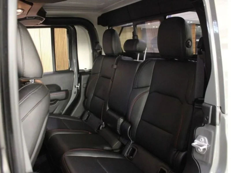 2023 Jeep Gladiator Rubicon 3.6L 6 Cylinders Petrol Engine Grey Black