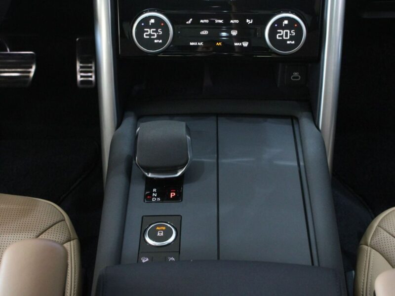 2024 Land Rover Discovery P360 Dynamic HSE 3.0L Inline-6 Grey Tan SUV AWD