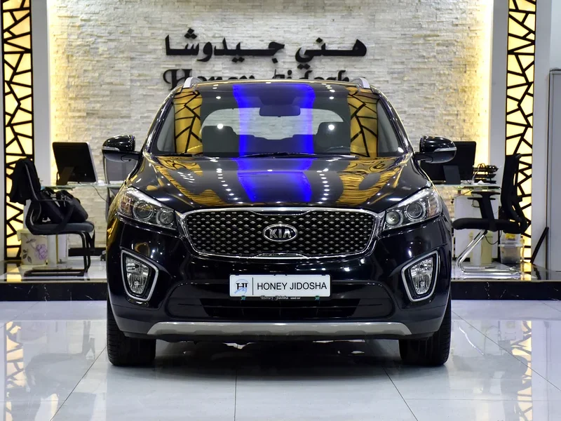 2016 Kia Sorento DLX 6 Cylinders Petrol Engine Black Beige SUV AWD GCC Specs