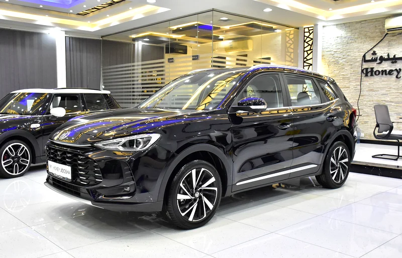 2026 MG ZS Luxury 4 Cylinder Petrol Engine Black Crossover GCC Specs