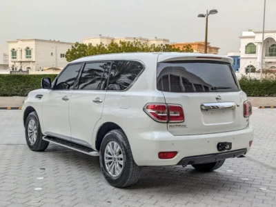 2017 Nissan Patrol SE 6 Cylinder Petrol Engine White Beige SUV GCC Specs