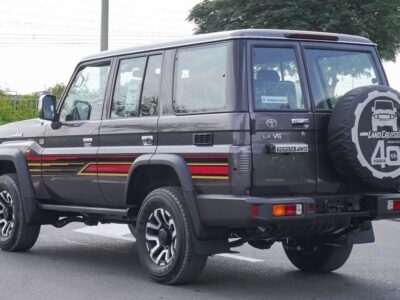 2025 Toyota Land Cruiser Hard Top 4.0L V6 Cylinder Engine AT Grey Tan SUV