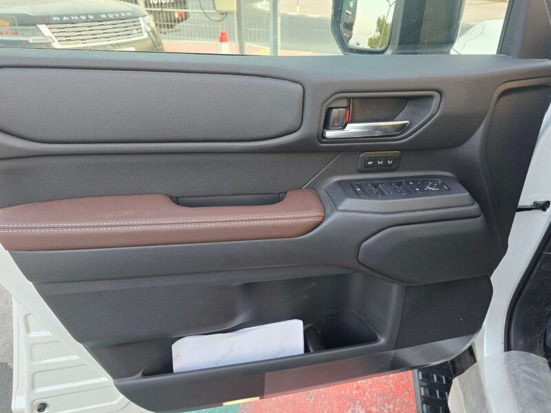 2025 Toyota Land Cruiser Prado 4x4 2.4L Turbo 4 Cylinders Engine White Brown SUV