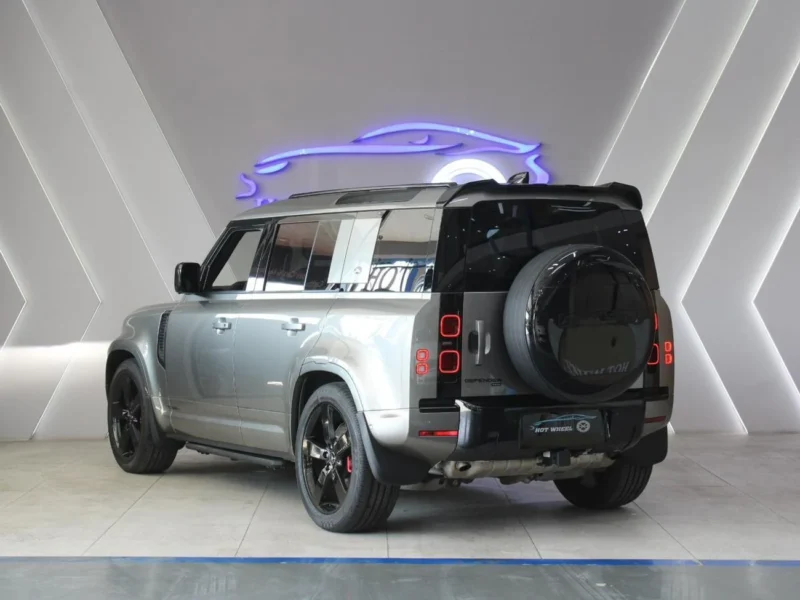 2022 Land Rover Defender P400 3.0L Inline-6 Turbo Engine Grey Black SUV