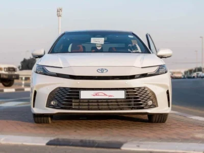 2026 Toyota Camry Lumiere 2.5L HEV Hybrid Inline-4 Full option White Tan Sedan