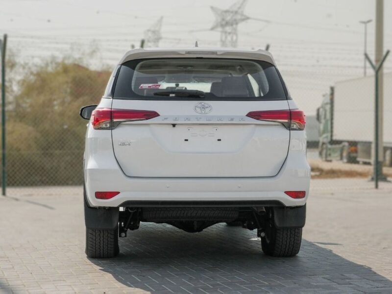 2026 Toyota Fortuner GX 2.4L 4-cylinder Turbocharged Diesel White Tan SUV GCC