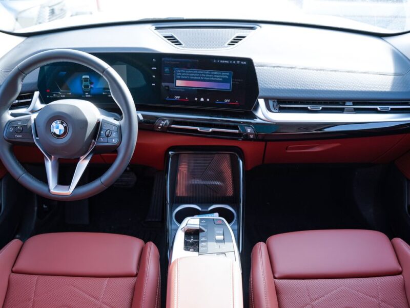 2025 BMW X2 2.0L TwinPower Turbo Inline 4-Cylinder Green Red SUV GCC Specs