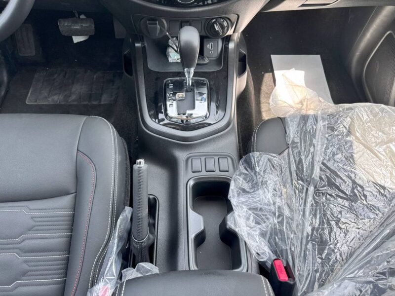 2025 NISSAN NAVARA DOUBLE CABIN PRO 2.5L 4 Cylinders DIESEL Black Pick UP