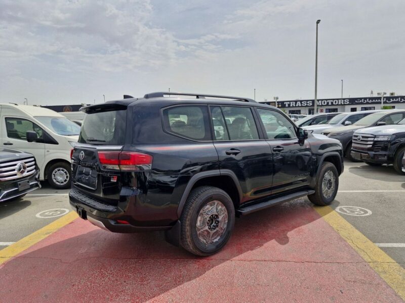 2026 TOYOTA LAND CRUISER GRS 3.3L 6 Cylinder Petrol Engine Black Red SUV