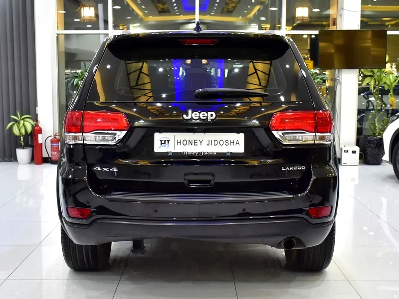 2018 Jeep Grand Cherokee Laredo 6 Cylinders Petrol Engine Black Beige SUV