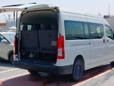 2025 Toyota HiAce 2.8L 4 Cylinders Diesel Engine Manual White Black Van