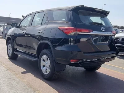 2026 TOYOTA FORTUNER 2.4L DIESEL 4X4 4 Cylinders Engine Black Beige SUV
