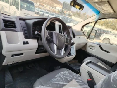 2026 TOYOTA HIACE 2.8L DIESEL GL GRADE 6 Cylinders Engine White Black Van