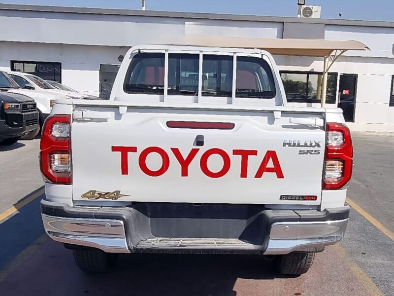 2025 TOYOTA HILUX 2.4L DIESEL DOUBLE CABIN 4X4 GLX White Black Pick UP