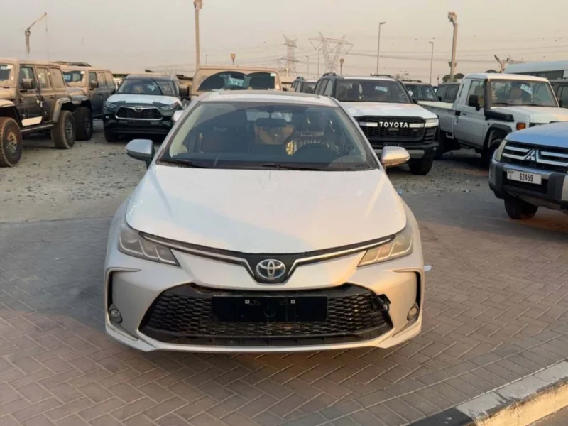 2025 TOYOTA COROLLA GLI HEV 1.8L 4 Cylinders Engine Silver Beige Sedan GCC