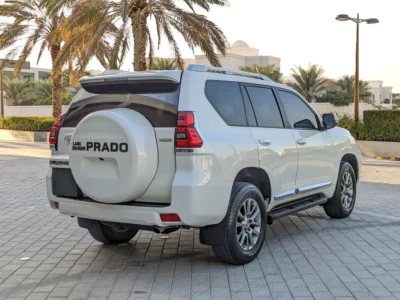 2018 Toyota Prado VXR 6 Cylinders Petrol Engine White Beige SUV GCC Specs