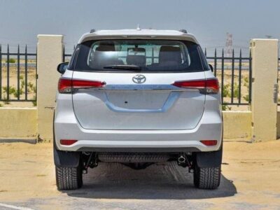 2025 Toyota Fortuner 4.0L V6 24-valve DOHC with VVT-i White Tan SUV GCC