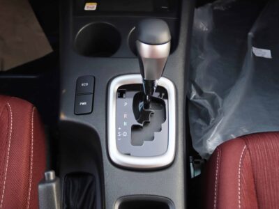2024 Toyota Hilux SR5 2.7L 4-CYLINDER DUAL VVT-I 4WD White Red Truck