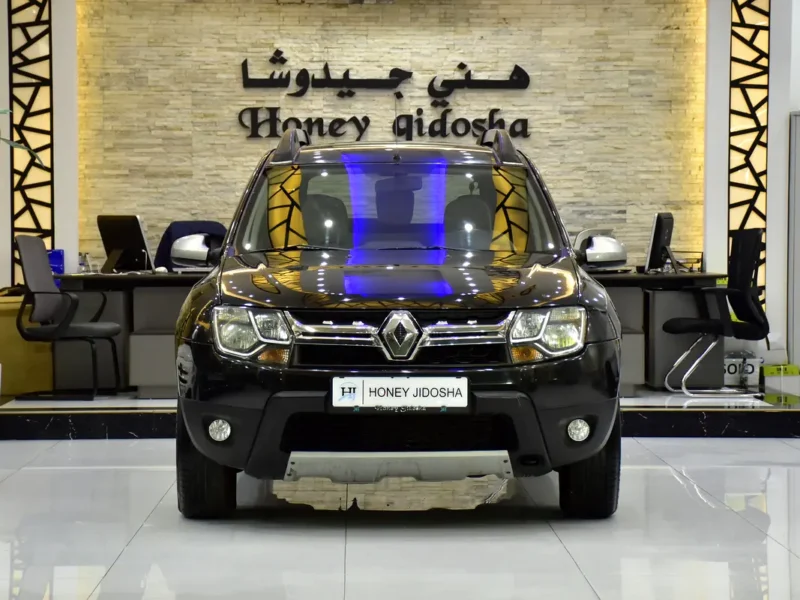2016 Renault Duster SE Plus 4 Cylinders Petrol Engine Black Beige Crossover GCC