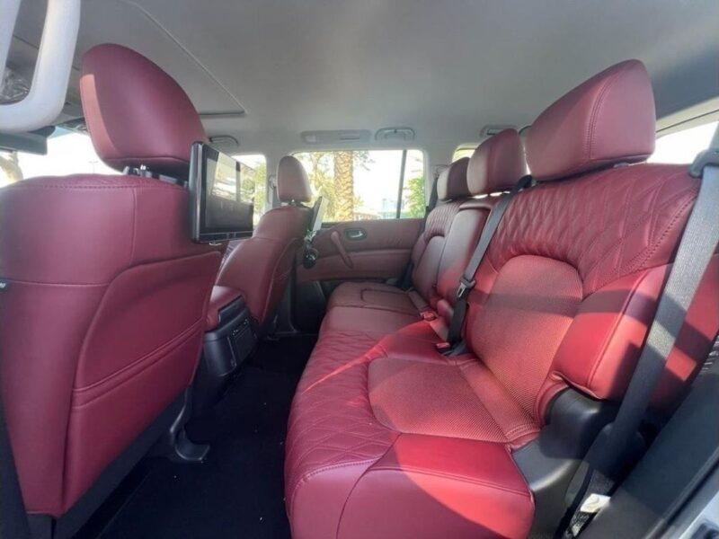 2024 Nissan Patrol 5.6-liter DOHC 32-valve V8 PLATINUM Silver Burgundy SUV