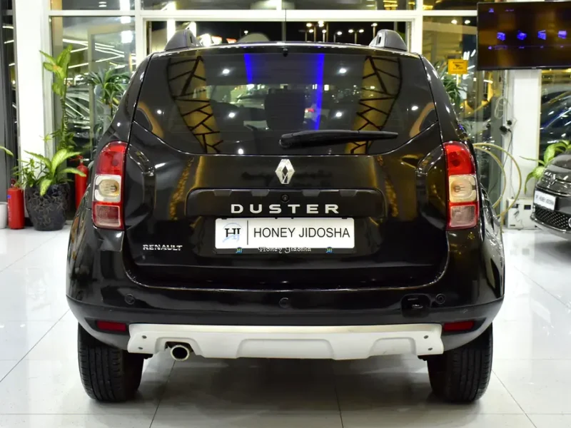 2016 Renault Duster SE Plus 4 Cylinders Petrol Engine Black Beige Crossover GCC
