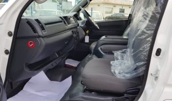2018 Toyota Hiace 3.0-litre 4-cylinder Engine White Black Commuter Van