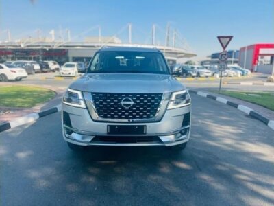 2024 Nissan Patrol 5.6-liter DOHC 32-valve V8 PLATINUM Silver Burgundy SUV