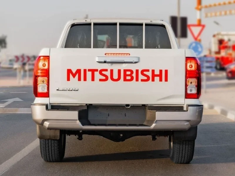 2026 Mitsubishi L200 GL 2.4 L inline-4 Petrol MIVEC White Black Pick UP Truck