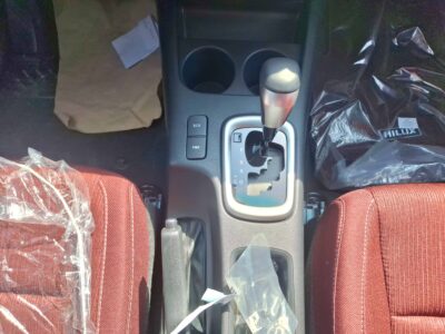 2024 Toyota Hilux SR5 4.0L 6-CYLINDER V-TYPE 4WD White Red Truck