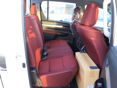 2024 Toyota Hilux SR5 2.7L 4-CYLINDER DUAL VVT-I 4WD White Red Truck