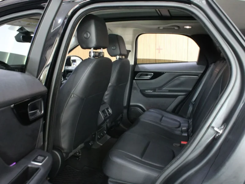 2019 Jaguar F-Pace 25T 2.0 liter 4-Cylinder Petrol Engine Black SUV Automatic
