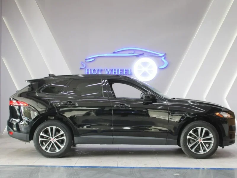 2019 Jaguar F-Pace 25T 2.0 liter 4-Cylinder Petrol Engine Black SUV Automatic