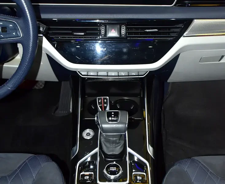2023 Hongqi HS5 Deluxe 4 Cylinders Petrol Engine Black Blue SUV GCC Specs