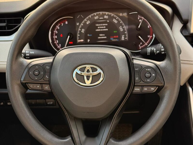 2025 TOYOTA RAV 4 XLE 2.5 Litres V4 Cylinders Engine Red Black SUV FWD