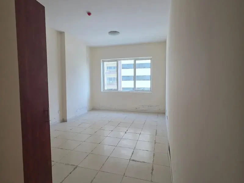 READY TO MOVE | 1 BED | UNFURNISHED | CAR PARK
