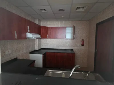 READY TO MOVE | 1 BED | UNFURNISHED | CAR PARK